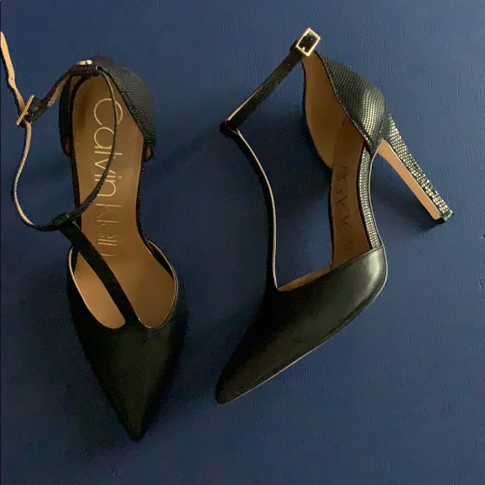 Shoes - Picture 3 of 7
